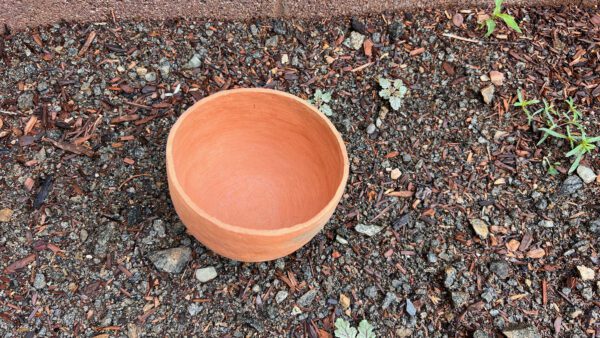 This bowl is a native wingfield clay body